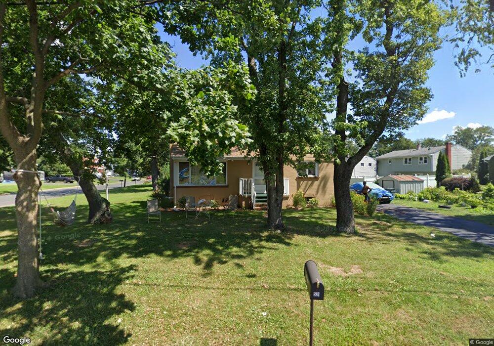 521 Sherwood Dr, Piscataway, NJ 08854 - photo 1