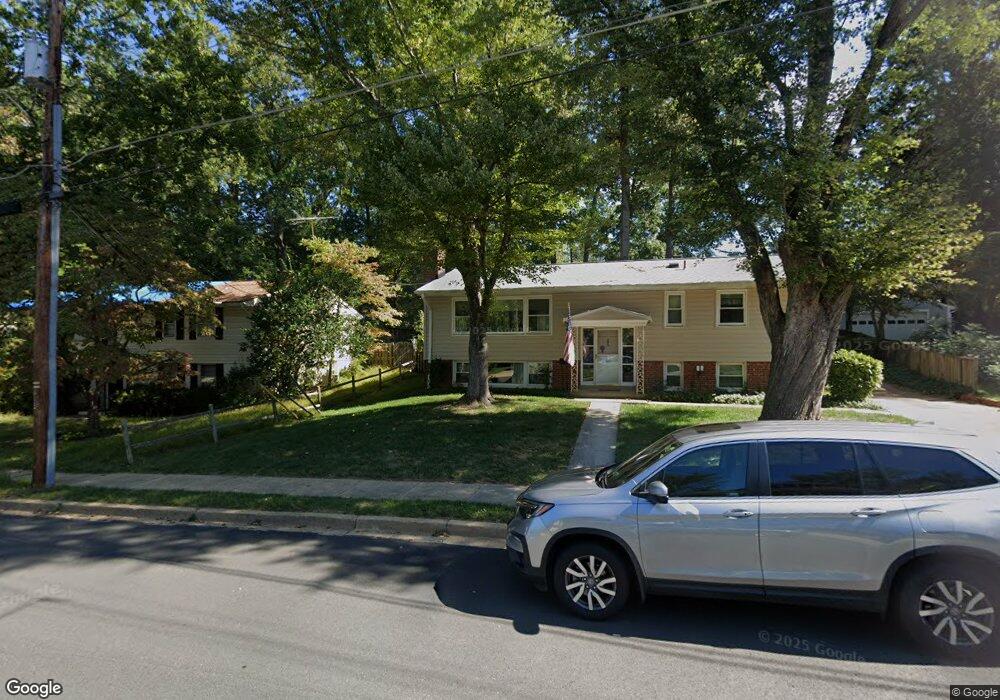 210 Ross Dr SW, Vienna, VA 22180 - photo 1