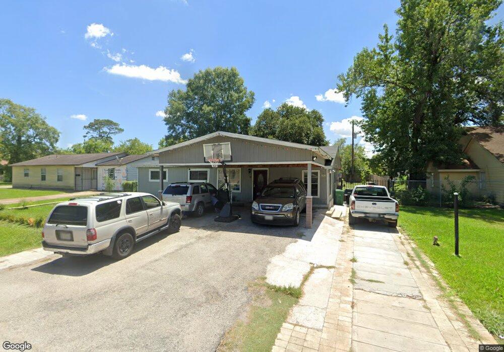13510 Sacramento St, Houston, TX 77015 - photo 1