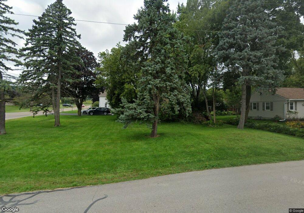 594 Mill St, Fontana, WI 53125 - photo 1