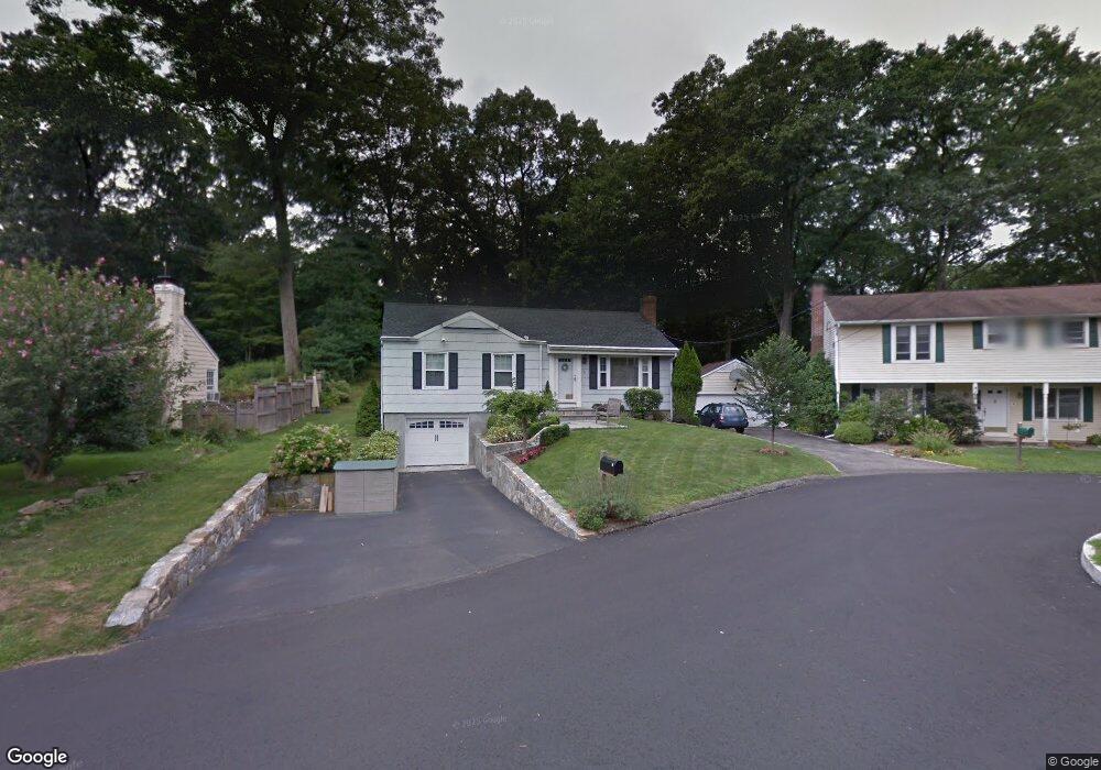 6 Lejeune Ct, Old Greenwich, CT 06870 - photo 1