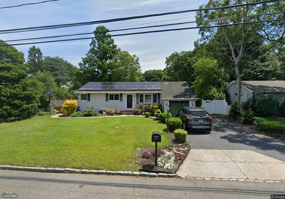 947 Chester Rd, Sayville, NY 11782 - photo 1