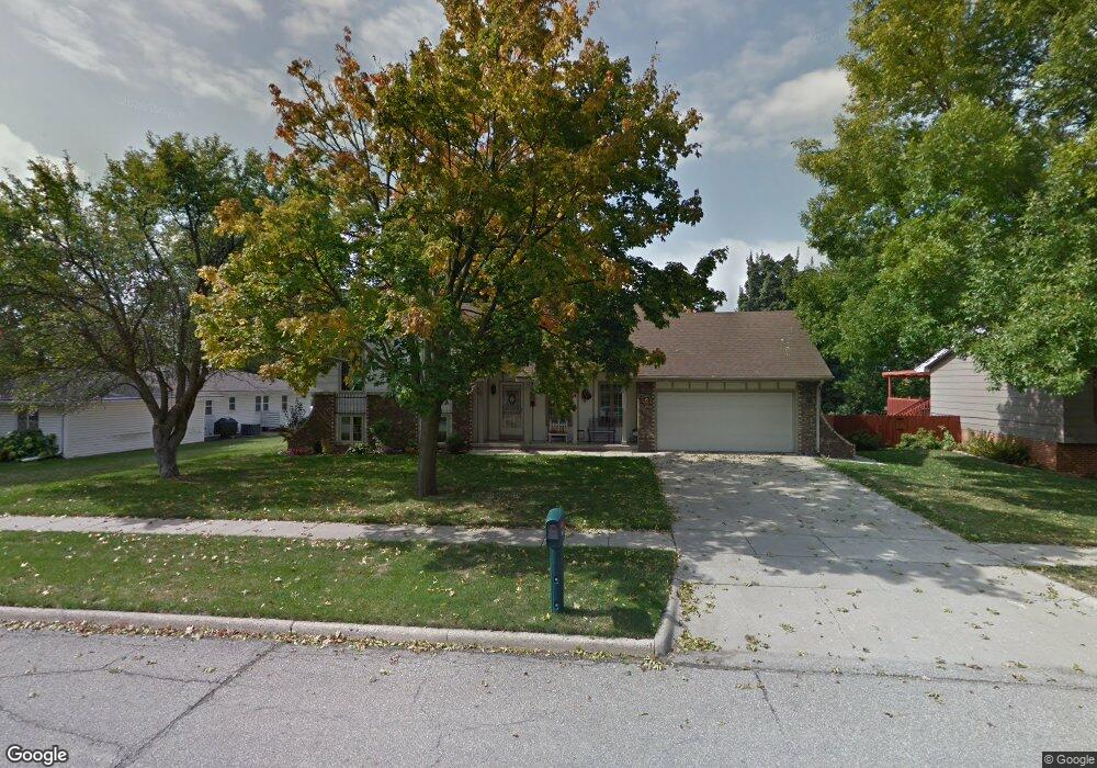 1533 W 14th St S, Newton, IA 50208 - photo 1