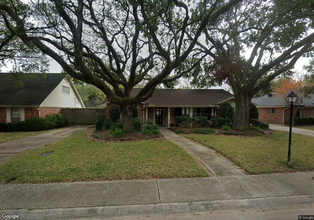 10043 Meadow Lake Ln, Houston, TX 77042 - photo 1