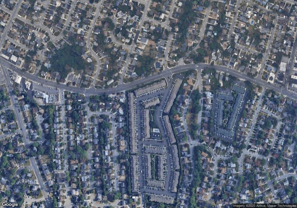 1405 Willow Ln, Valley Stream, NY 11580 - photo 1