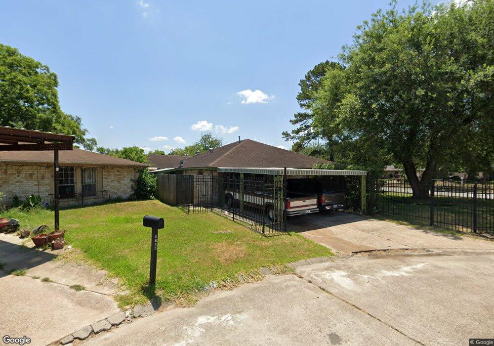 8702 Glenhouse Ct, Houston, TX 77088 - photo 1