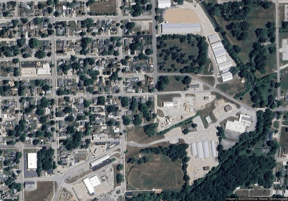 211 E 19th St, Auburn, IN 46706 - photo 1