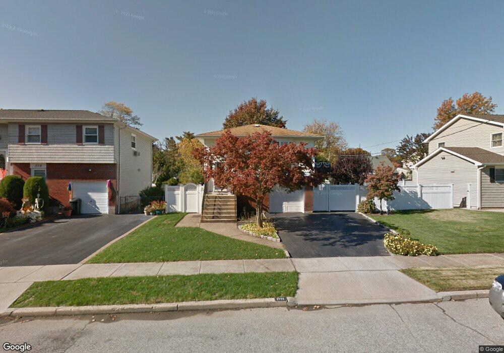 1772 Gildersleeve St, Merrick, NY 11566 - photo 1