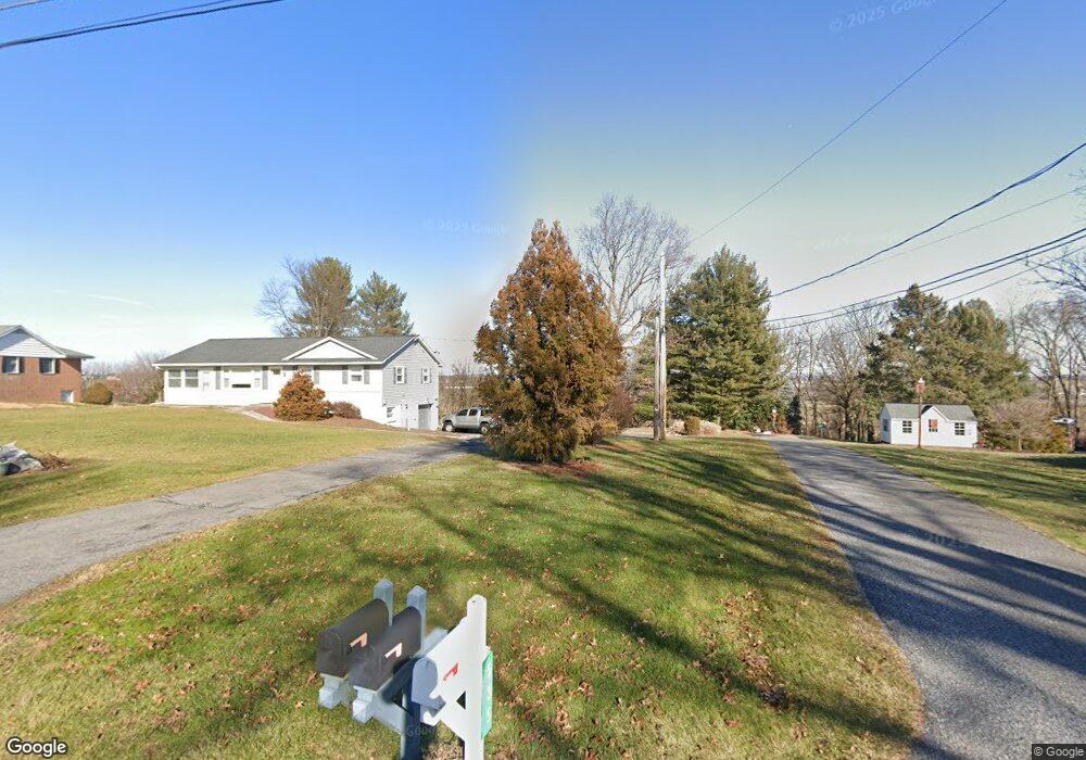 527 Bruce Ave, Mount Joy, PA 17552 - photo 1