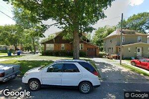 902 W 8th St, Waterloo, IA 50702