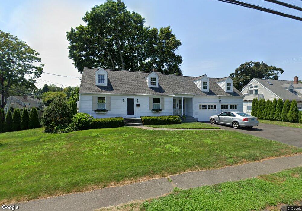 138 S Pine Creek Rd, Fairfield, CT 06824 - photo 1