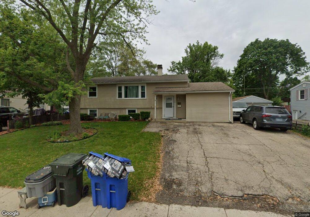 116 Pueblo Rd, Carpentersville, IL 60110 - photo 1