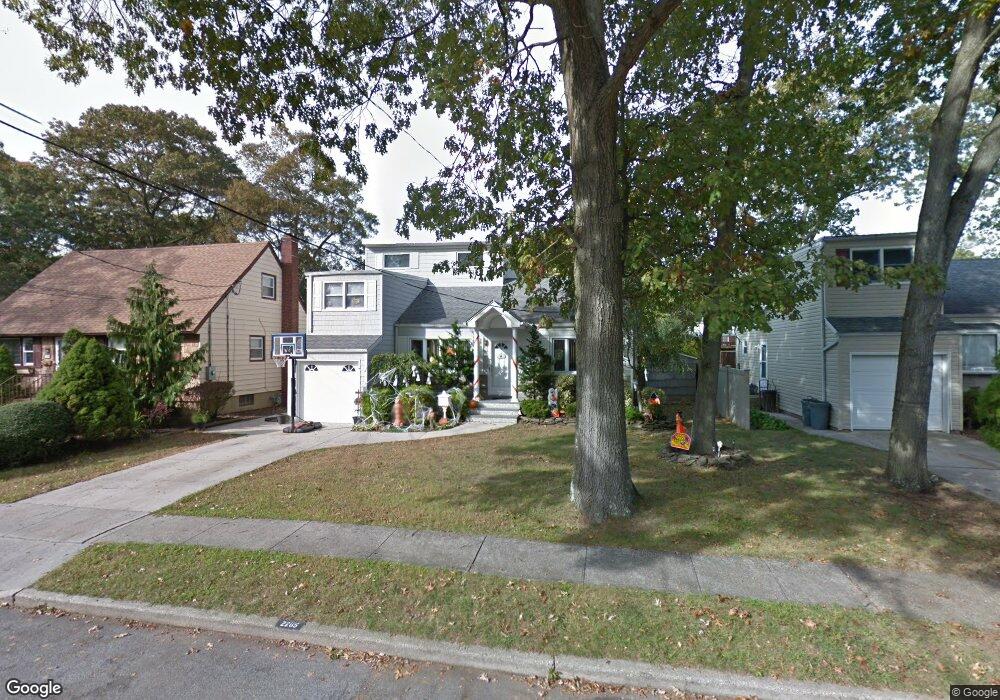 2285 Oak St, Merrick, NY 11566 - photo 1