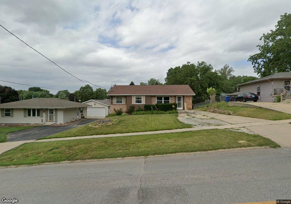 804 E Watrous Ave, Des Moines, IA 50315 - photo 1