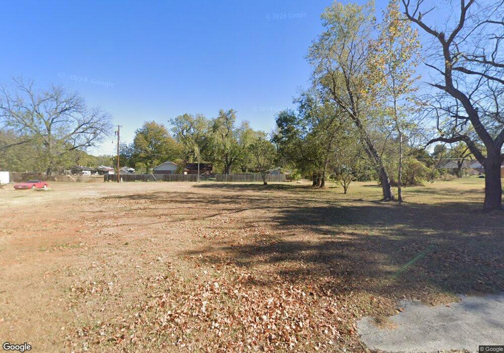 907-911 N Sherman, Okmulgee, OK 74447 - photo 1