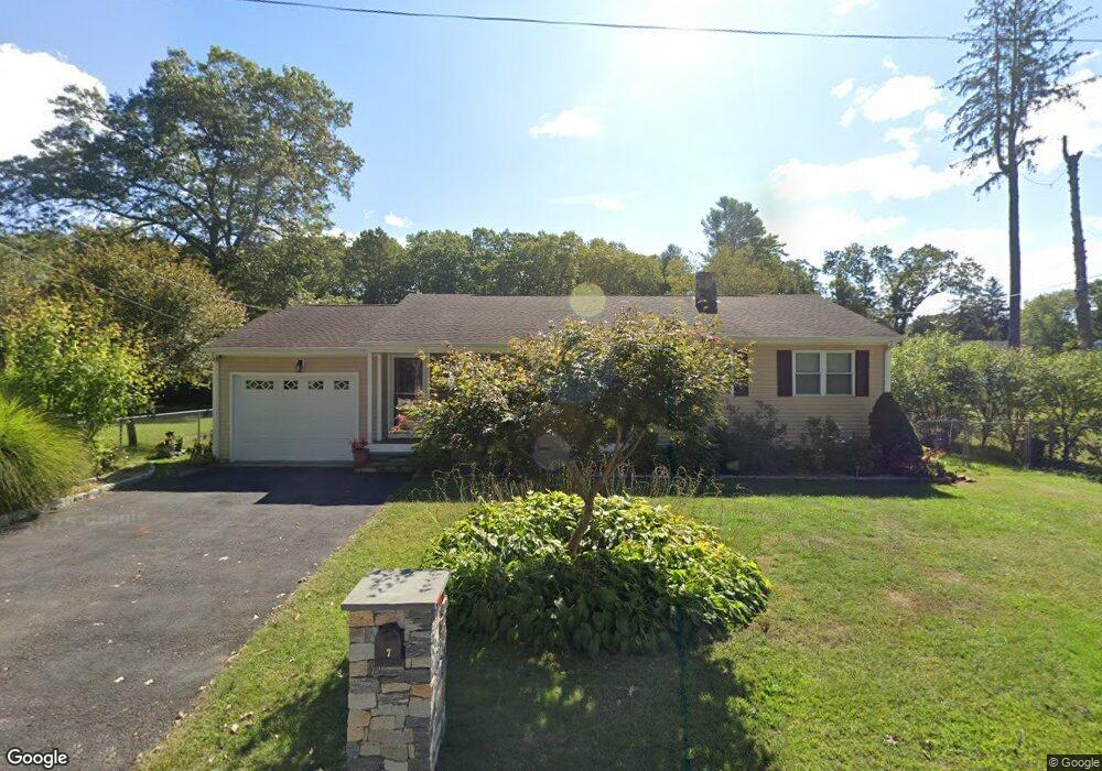 7 Holdsworth Rd, Preston, CT 06365 - photo 1