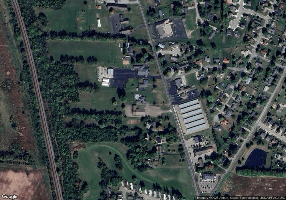 1435 N Court St, Circleville, OH 43113 - photo 1