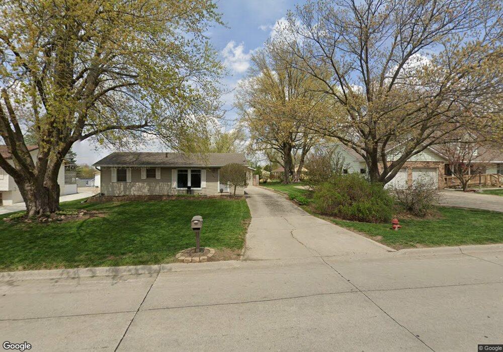 824 S 13th Ave E, Newton, IA 50208 - photo 1