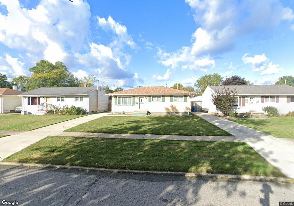 318 Erieview Blvd, Sheffield Lake, OH 44054 - photo 1