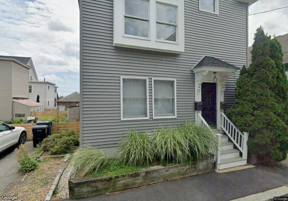 1 Warner St unit 2, Salem, MA 01970 - photo 1