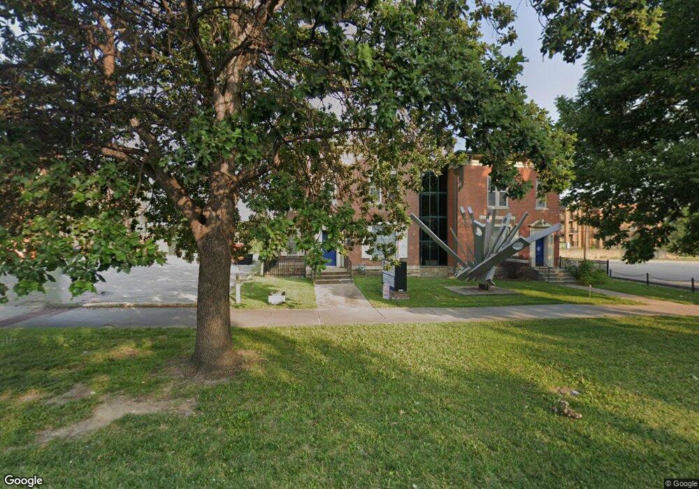 921 SW Topeka Blvd, Topeka, KS 66612 - photo 1