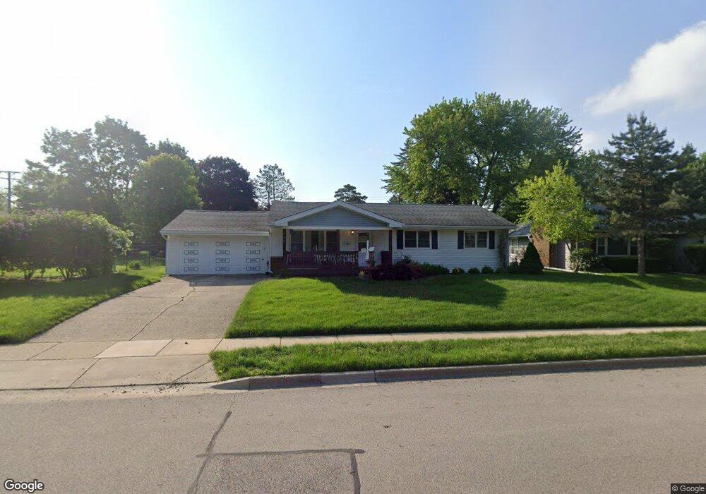 409 S Hubbard St, Algonquin, IL 60102 - photo 1