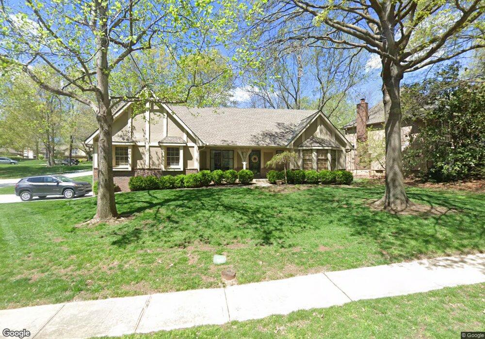 8152 Westgate Dr, Lenexa, KS 66215 - photo 1