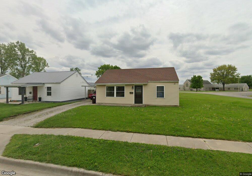 1413 Pulaski St, Lincoln, IL 62656 - photo 1