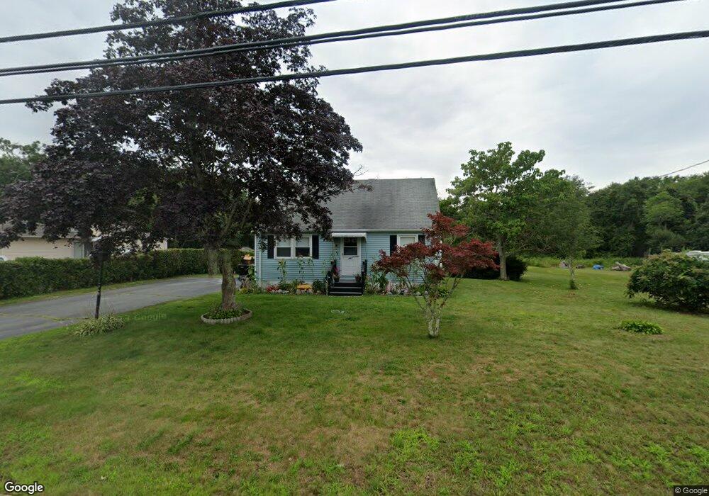 561 Russells Mills Rd, South Dartmouth, MA 02748 - photo 1