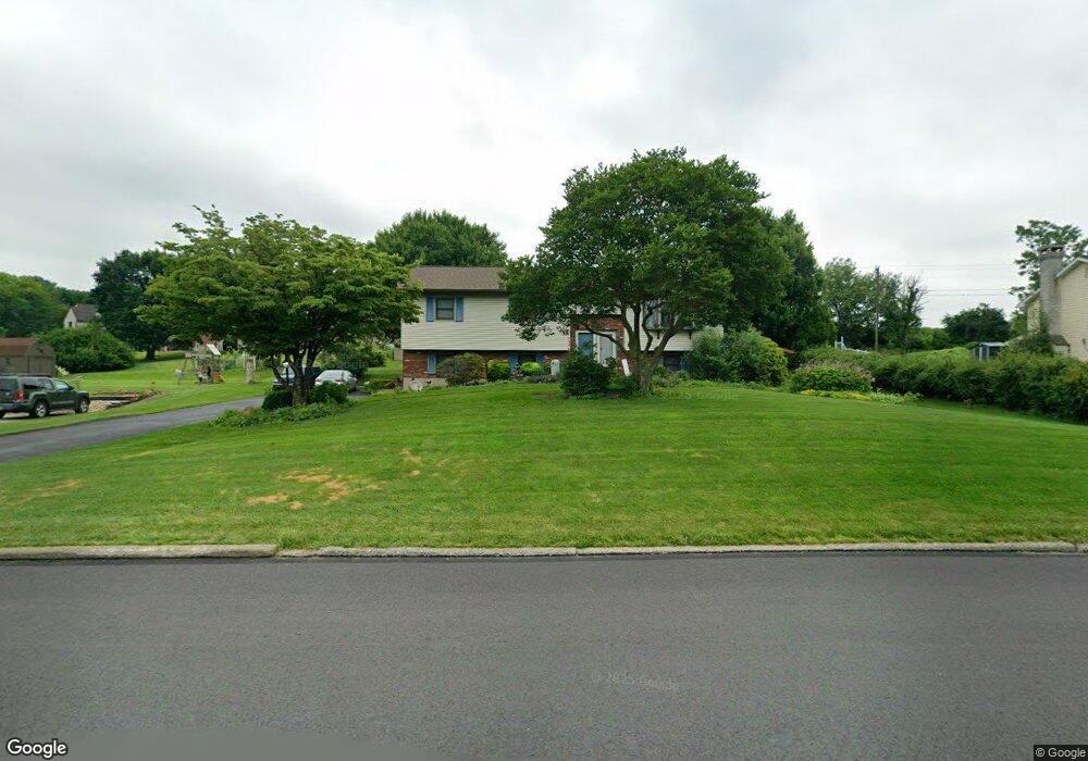 7546 Miller Dr, Bath, PA 18014 - photo 1