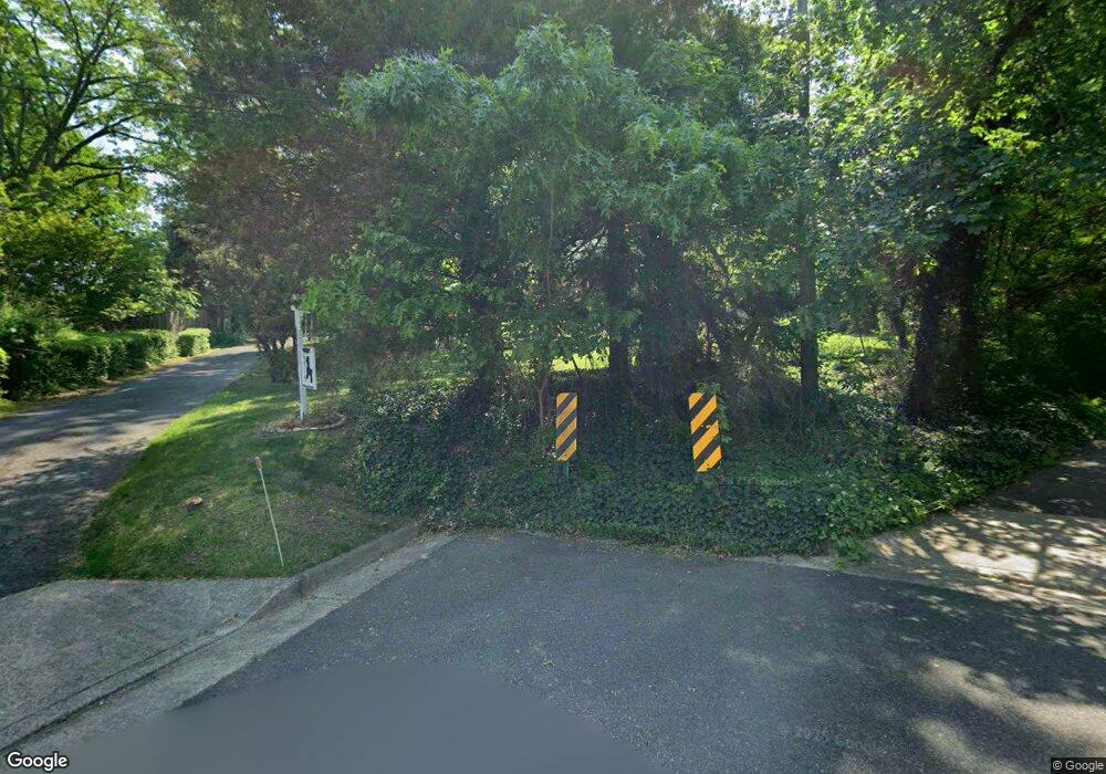 6919 Elm Dr, Alexandria, VA 22306 - photo 1