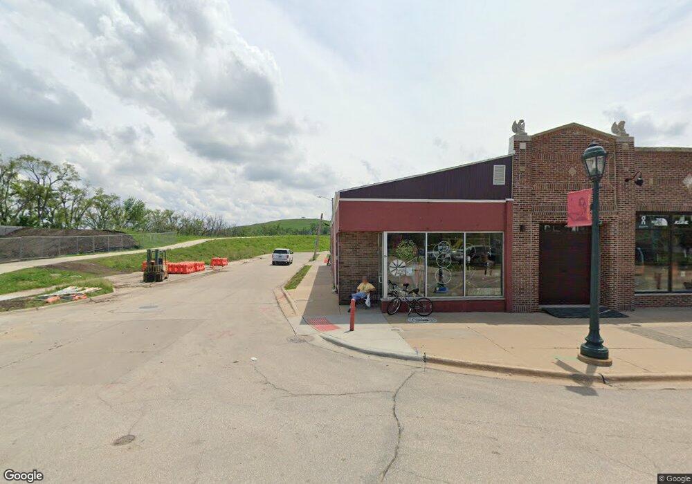 39 16th Ave SW, Cedar Rapids, IA 52404 - photo 1