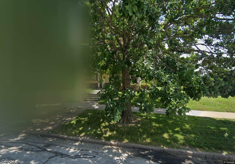 705 N Perry St, Davenport, IA 52803 - photo 1