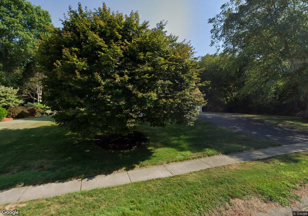 690 Chestnut Hill Rd, Wakefield, RI 02879 - photo 1