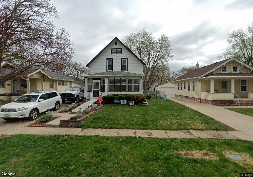 921 40th Place, Des Moines, IA 50312 - photo 1