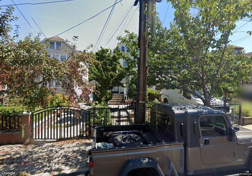 7725 169th St, Fresh Meadows, NY 11366 - photo 1