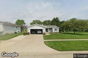 1565 Rock Island Dr, Ely, IA 52227