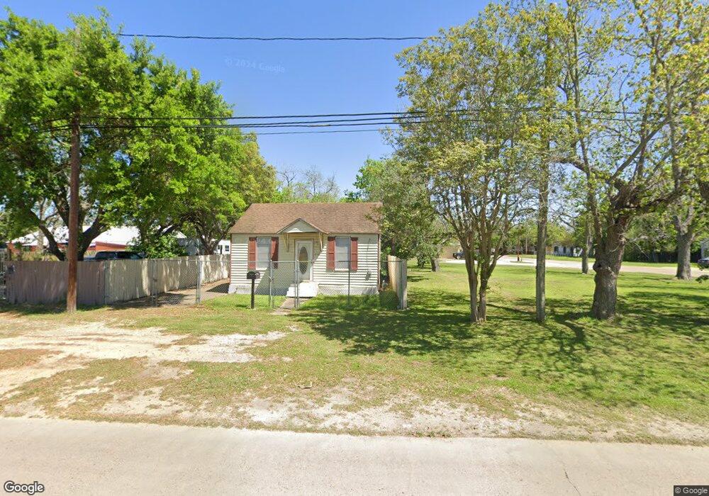 1517 Avenue H, Bay City, TX 77414 - photo 1