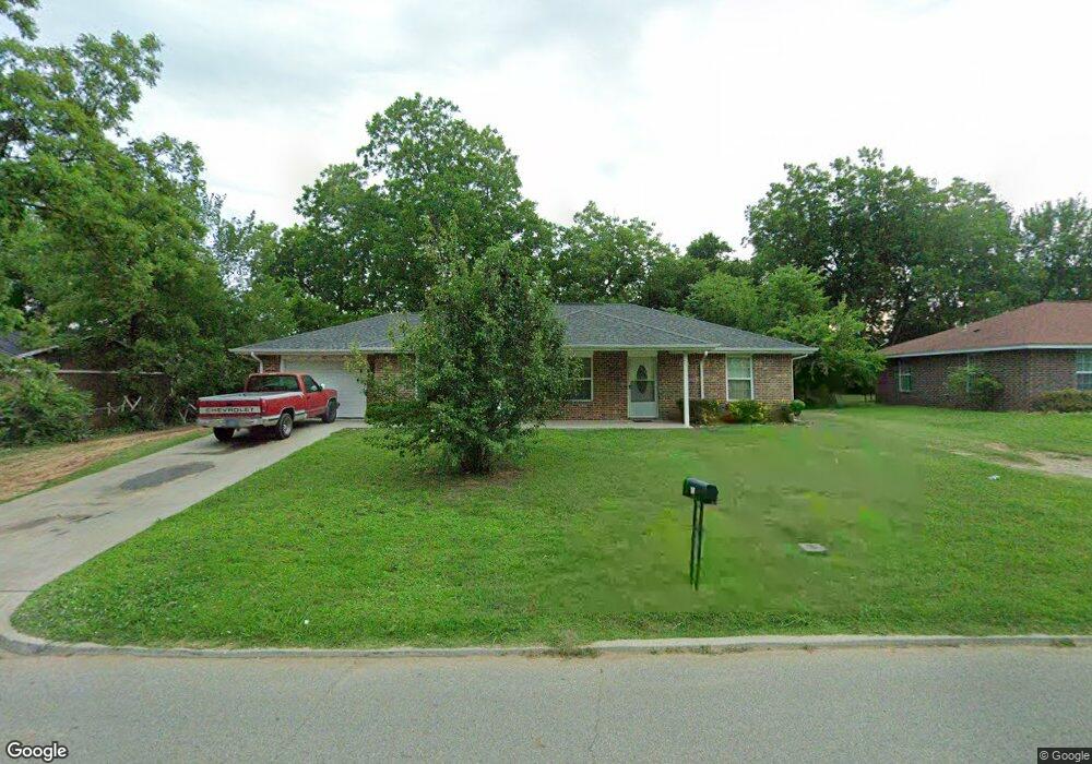 918 A St NE, Ardmore, OK 73401 - photo 1