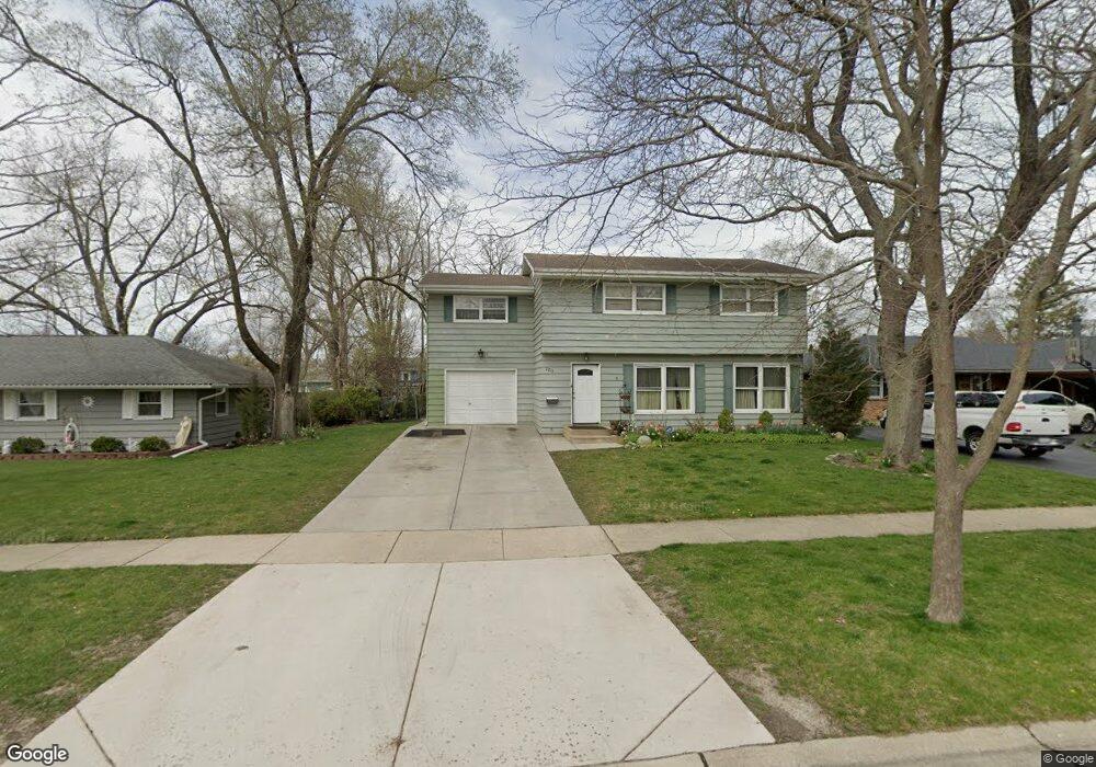 2211 W Illinois Ave, Aurora, IL 60506 - photo 1