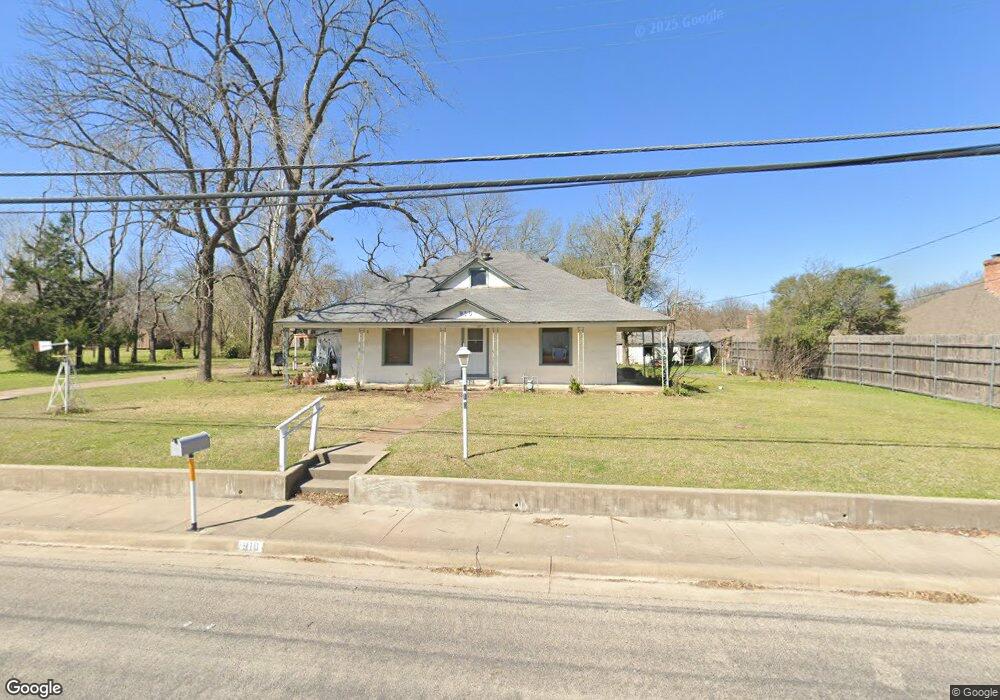 910 Country Club Rd, Cleburne, TX 76033 - photo 1