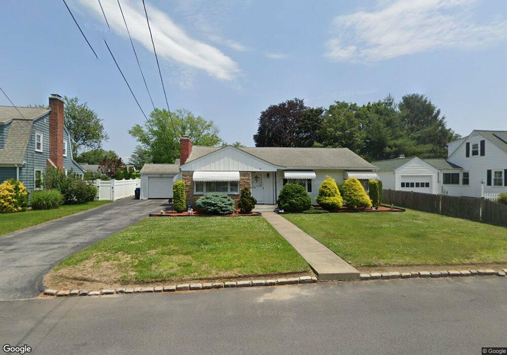 52 Kenyon Rd, Cranston, RI 02910 - photo 1