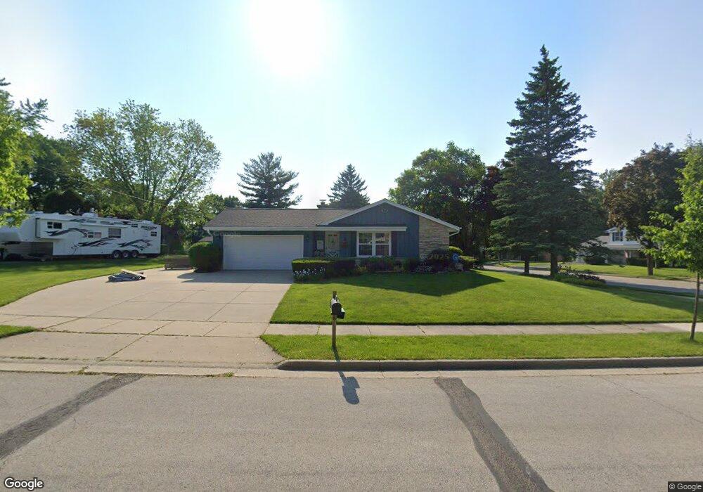 2016 Ramona Rd, Waukesha, WI 53186 - photo 1