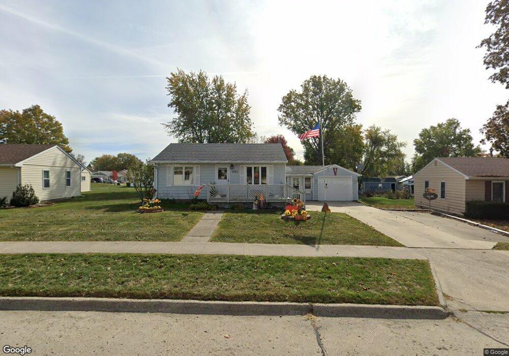 2203 S 5th Ave E, Newton, IA 50208 - photo 1