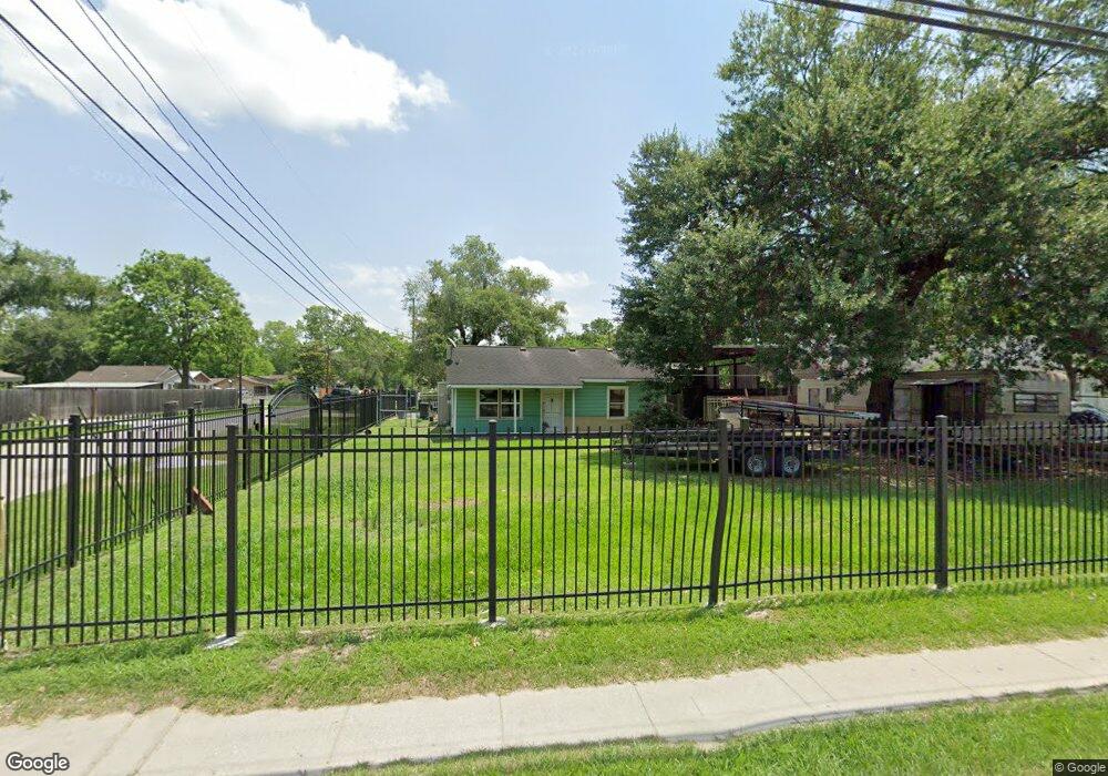 8818 Lockwood Dr, Houston, TX 77016 - photo 1