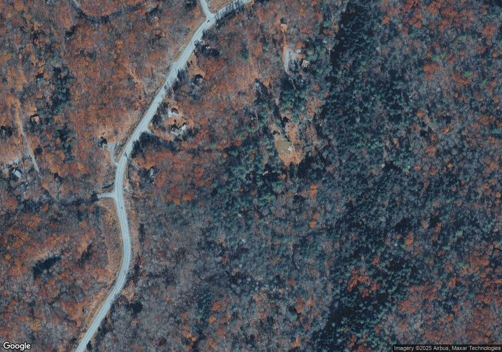 124 Raccoon Ct, Bushkill, PA 18324 - photo 1