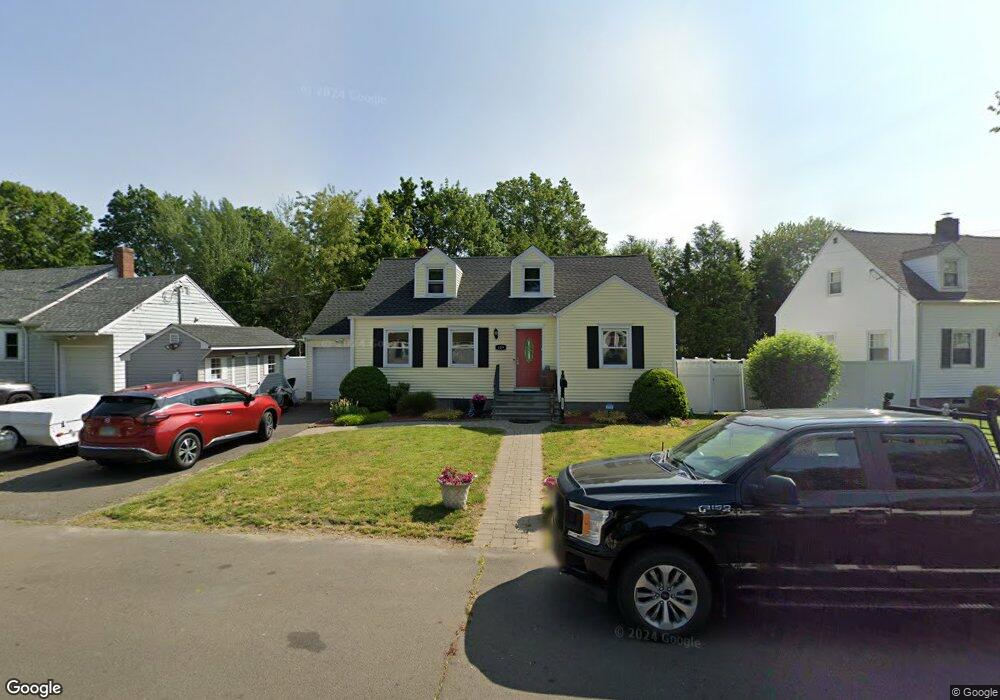 129 Nutmeg Rd, Bridgeport, CT 06610 - photo 1