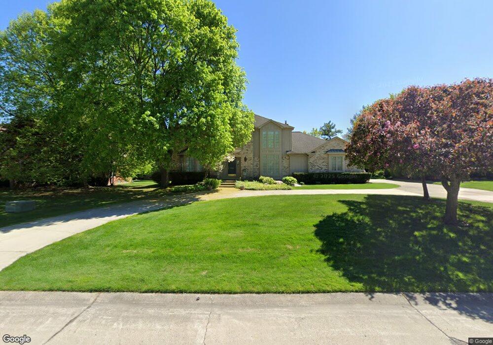 584 Reynard Ct, Bloomfield Hills, MI 48304 - photo 1