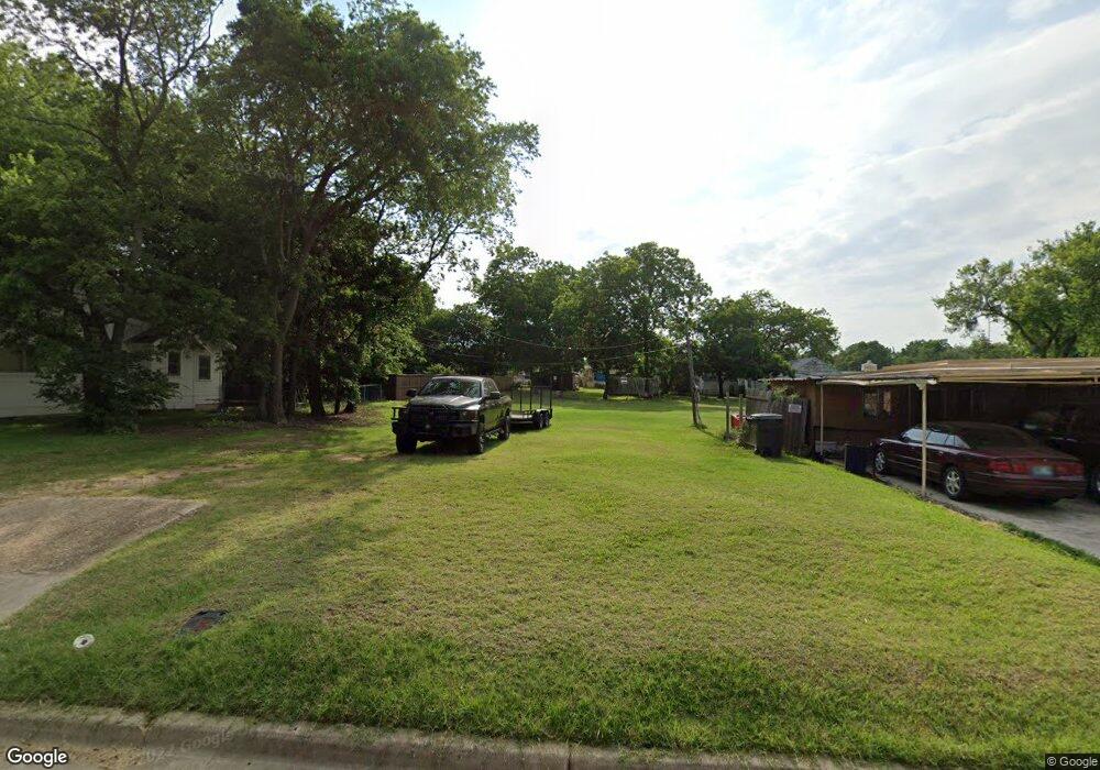 1107 D St NW, Ardmore, OK 73401 - photo 1