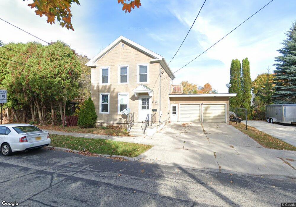 808 Pine St, Manitowoc, WI 54220 - photo 1